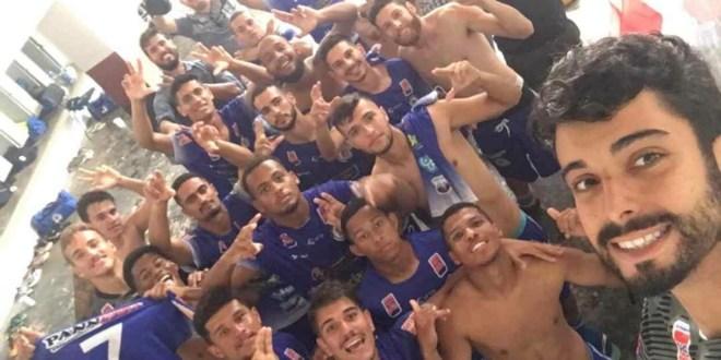 Reintegrado, Léo Ferreira entra e garante vaga ao Assisense