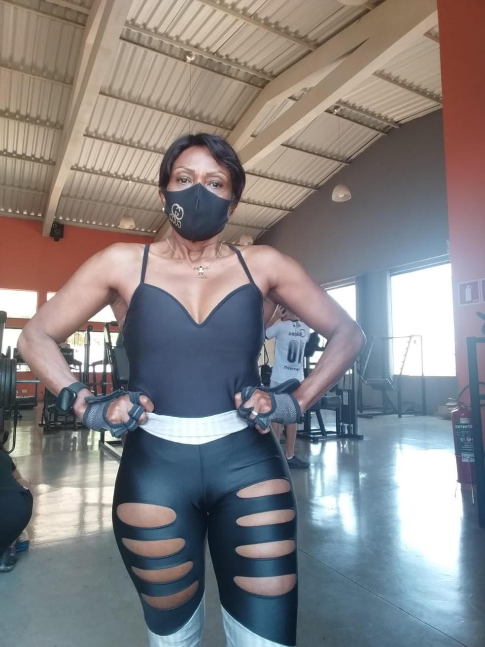 Fisiculturista supera depressão através do esporte e treina para disputar 1ª competição aos 64 anos